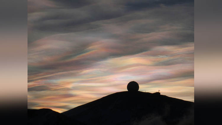Polar stratospheric (nacerous) clouds