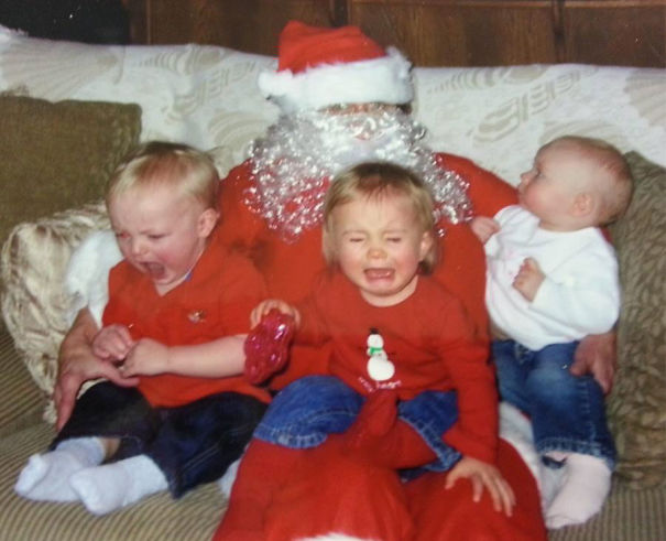 viral pictures of santa and the kids 