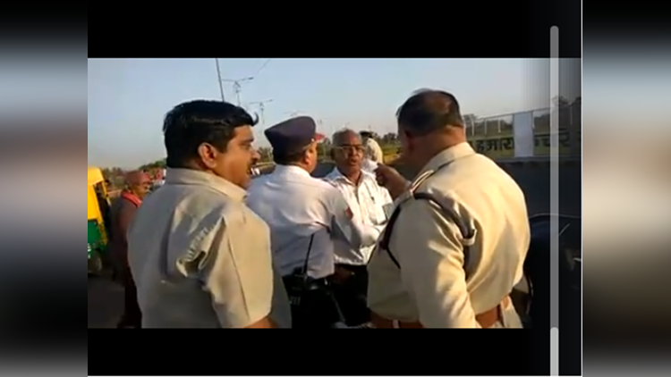 police beating senior citizen in indore