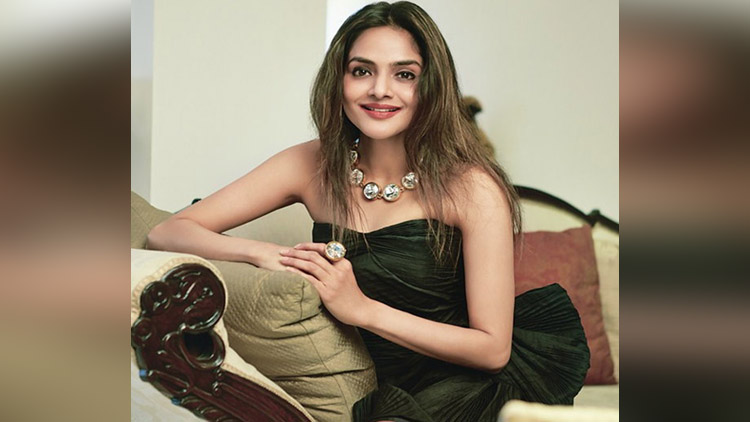 Madhoo viral pictures