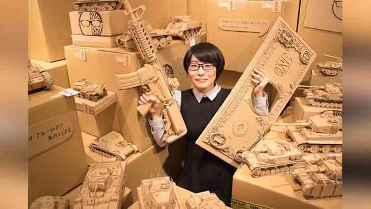 Japanese Artist Turns Old Amazon Boxes Into Tanks, Beer