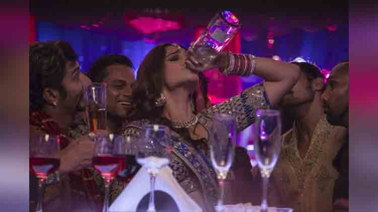 bollywood actress have habits of drink alcohol in real life