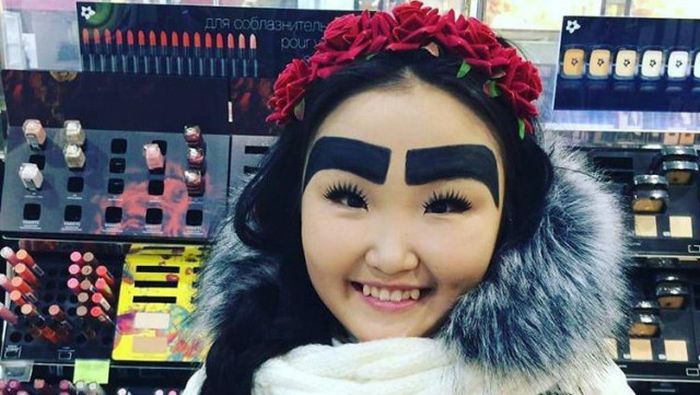yakutia girl famous by her thick eyebrow