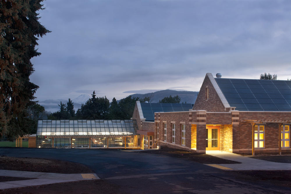 Top 10 Beautiful And Hi-Tech Schools In The World 