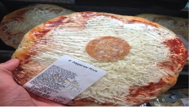 Pepperoni pizza without pepperoni