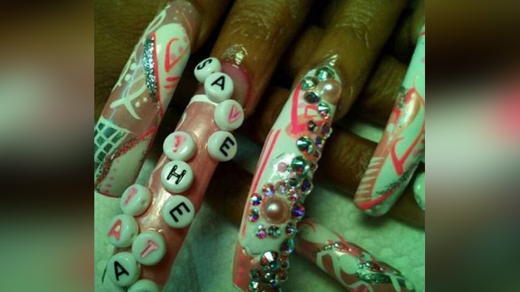 nail art with alphabets