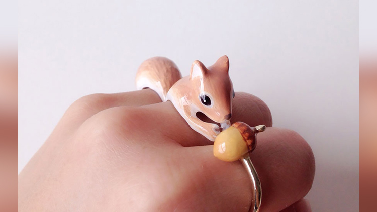 Squirrel shaped ring
