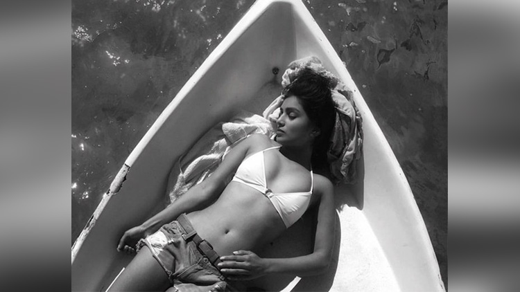 Actress Pallavi Sharda Shares sunbath photo on instagram