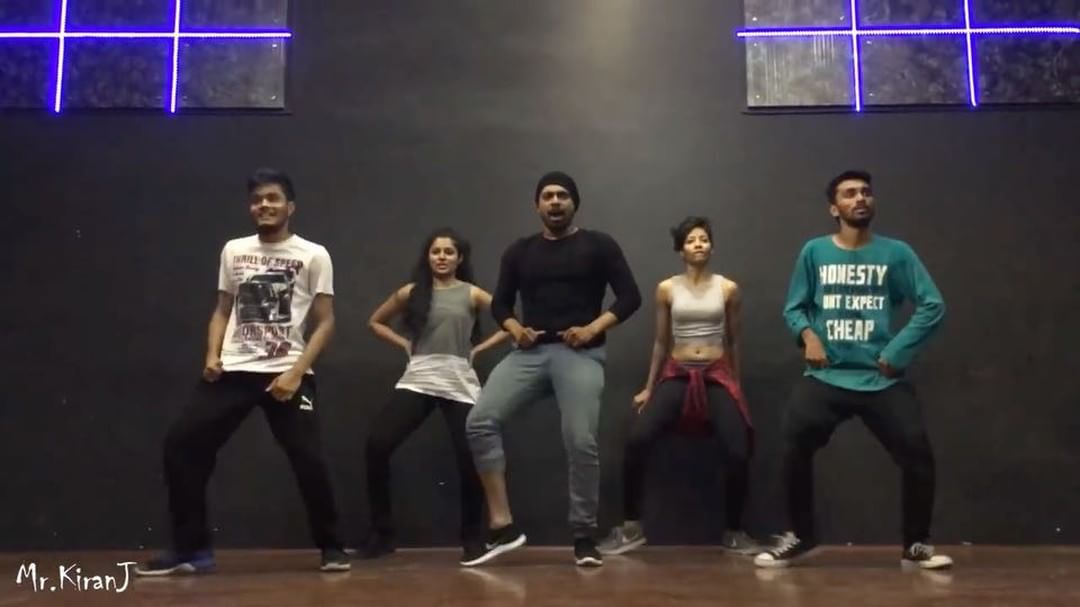 viral video of dance on tu cheez badi hai mast mast KiranJ