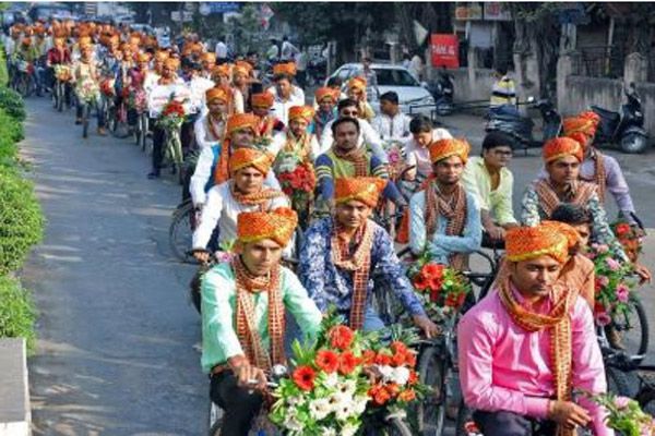 251 grooms on cycles create awareness on traffic and pollution