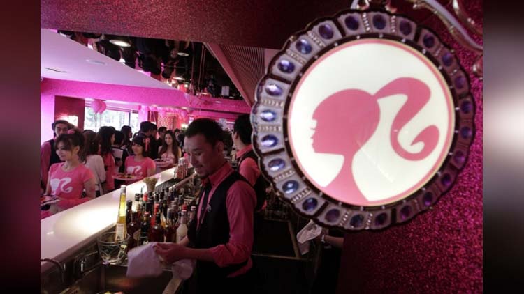 world's first Barbie Café in taiwan