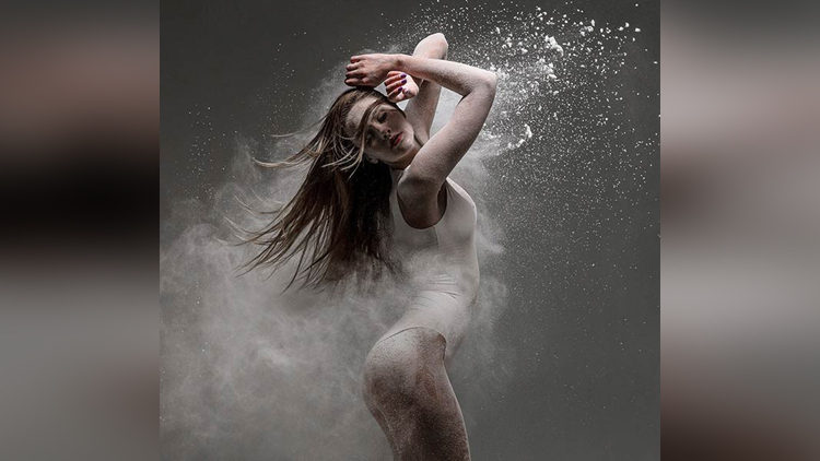 Photographer Takes Powerful Portraits Of Professional Dancers moves