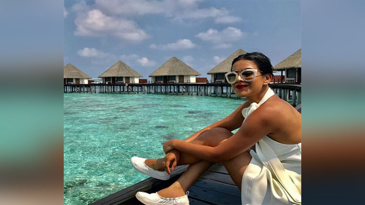 Nia Sharma Enjoys her vacation In Maldives