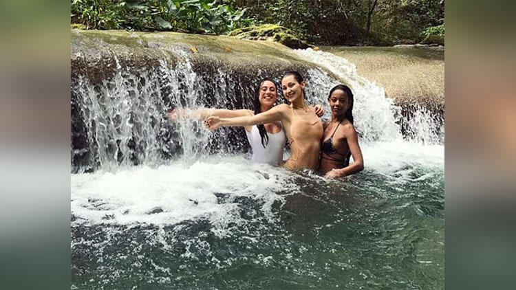 See Pics Bella Hadid Enjoying Vacation At Jamaica
