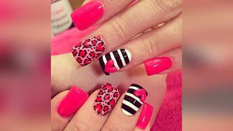 pink nail art 