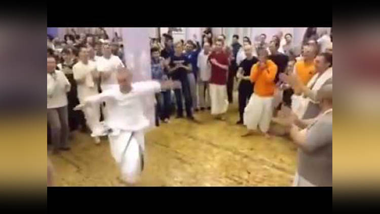 Lord krishna devotee dance on krishna song in vrindavan
