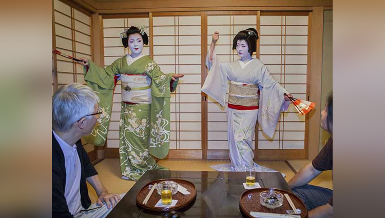 Inside the Fascinating Beauty Routine of Modern Day Geishas