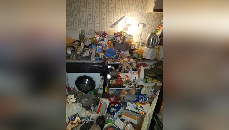 hoarder forced to call in professional cleaners as she hadnt seen her floor for seven years