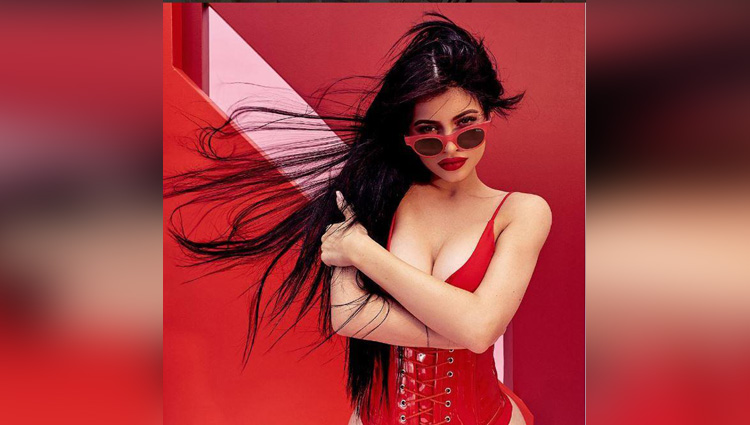 kylie jenner hot, bold and sexy look
