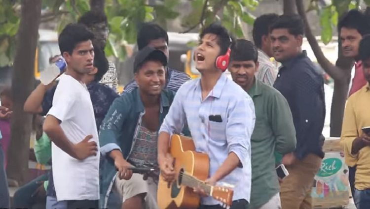 Singing Dhinchak Pooja Songs In Public Funk You Pranks In India