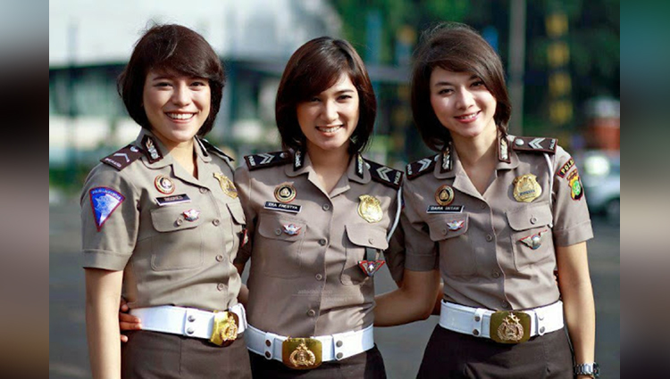 womens give virginity test to be police cop