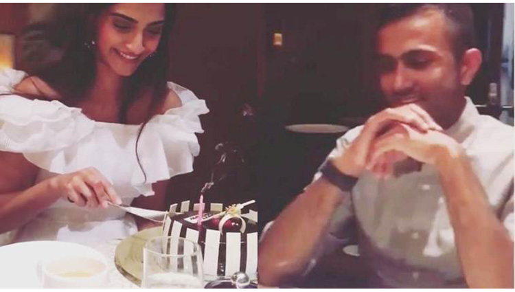sonam kapoor cuts birthday cake with boyfriend anand ahuja 
