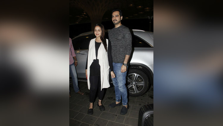 pregnant esha deol leaves for babymoon with husband