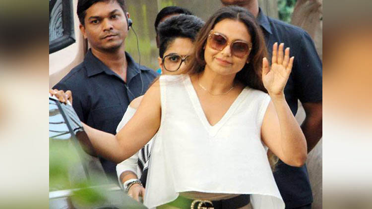 PHOTO: Seeing this OUTFIT of the Rani you will miss the 90s ...