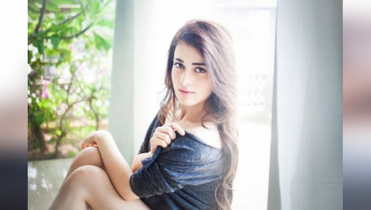 Radhika Madan from Meri Aashiqui Tumse Hi looks mesmerizing with her latest photo shoot pictures