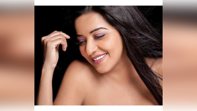 Bhojpuri actress monalisa topless photo