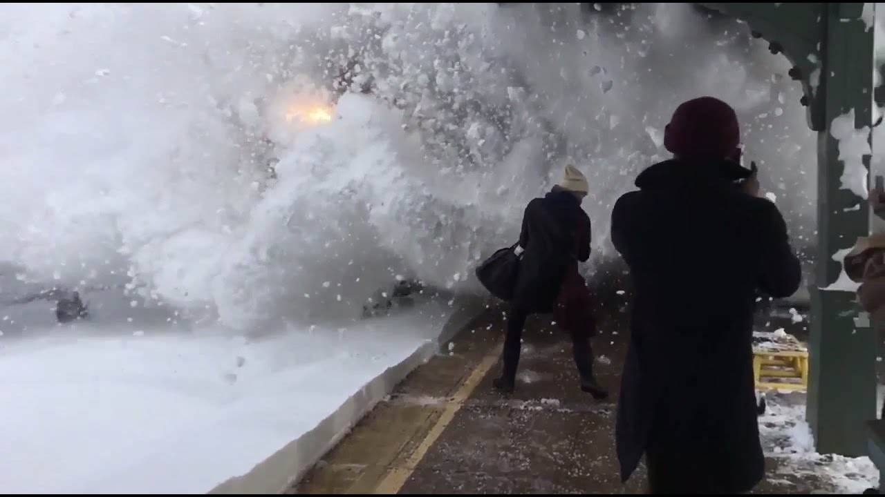 Amtrak Train Slams Passengers With Snow Rhinecliff New york
