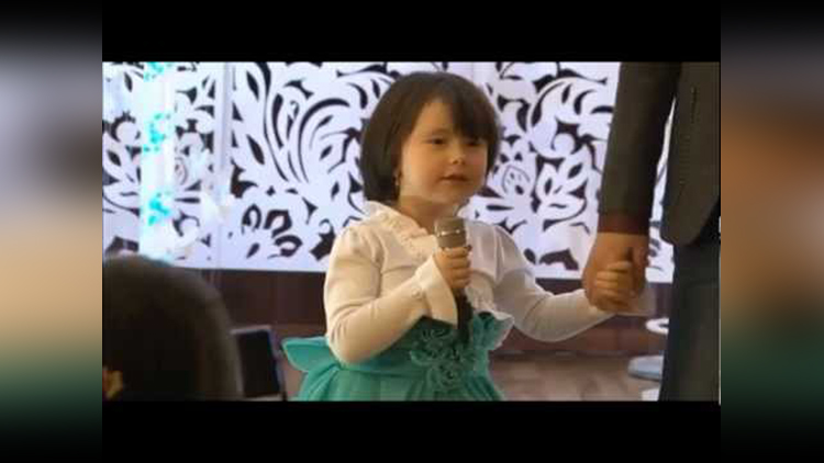 Zubi Dubi Zubi Dubi 3 Idiots Song by cute little uzbek girl