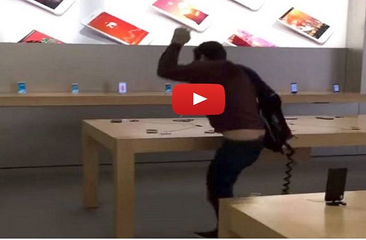 The man angrily broke 20 iPhone