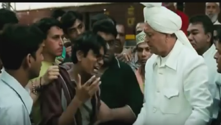 Nawazuddin in MunnaBhai MBBS