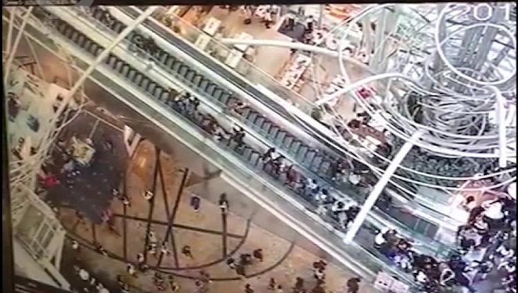 hong kong escalator reverses in motion