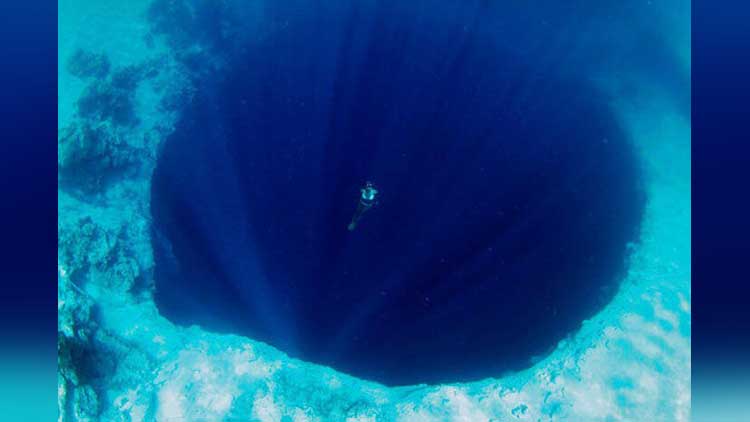 Going To The World's Deepest Blue Ocean Is Like Having A Ride Of Heaven