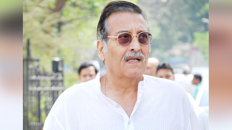 vinod khanna is unrecognizable in this picture from hospital