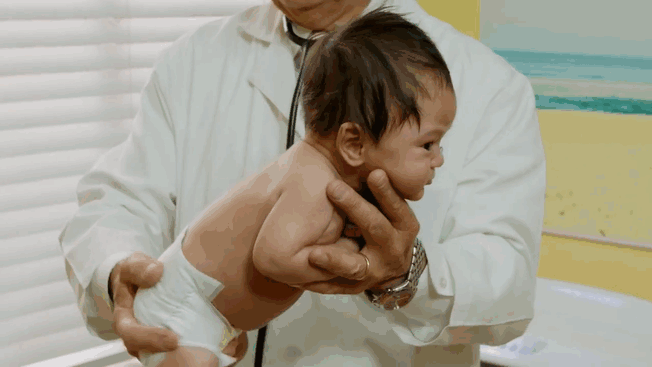 This Dr. Shows How you can Calm a Crying Baby in a Matter of Seconds, But does this technique works?
