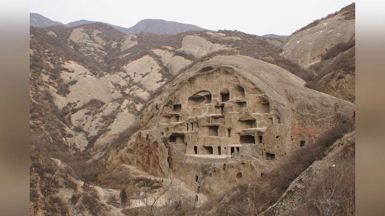 Ancient Cave Dwellings that Give a Sneak Peek of Fascinating Earlier Life!