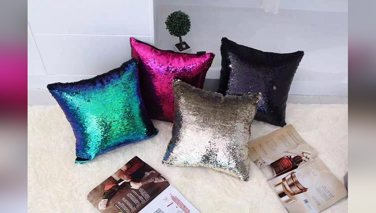 DIY Pillow Cover To Give Your Room Dreamy Touch!