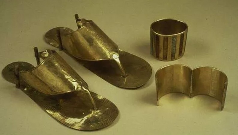 people wore footwear 2000 years ago