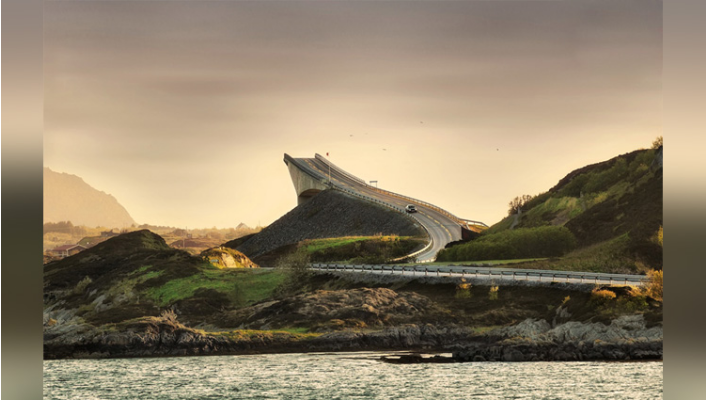Norway's Bridge Is The Perfect Example Of Danger