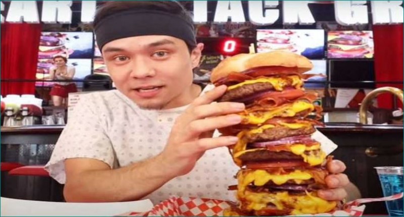 Man eats 20000cal Burger in Record Time