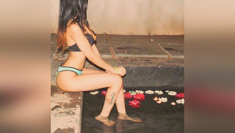 sakshi chopra heat instagram with her hot bikini photos