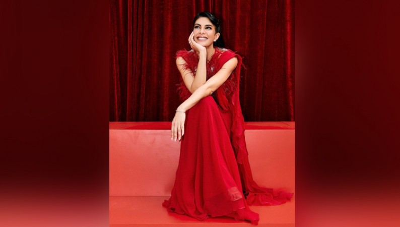 Jacqueline Fernandez LOOKS HOT IN RED SAREE