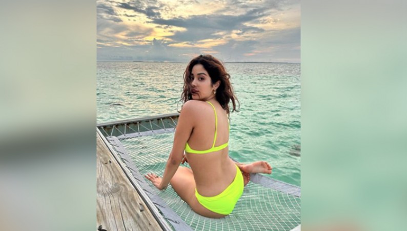 Hotness Alert Janhvi Kapoor wears a neon BIKINI flaunts her curves in Maldives