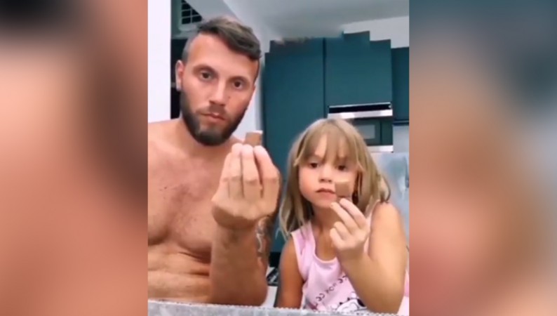 You have never seen such a prank of father and daughter before.