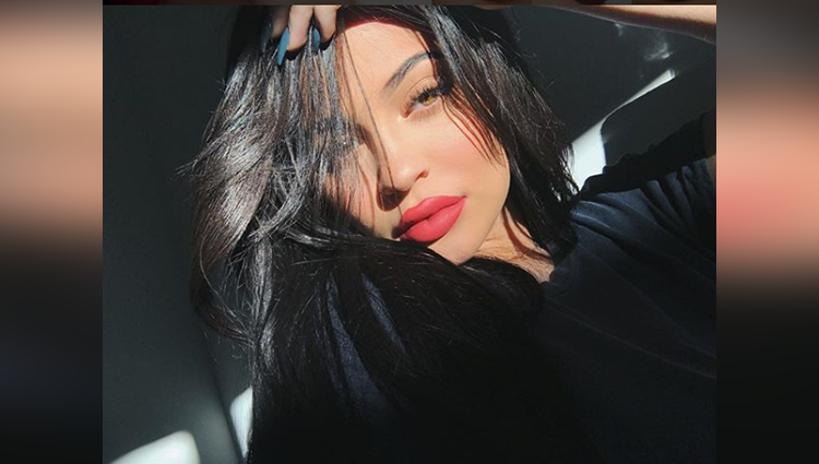 Kylie Jenner share her hot and bold photos