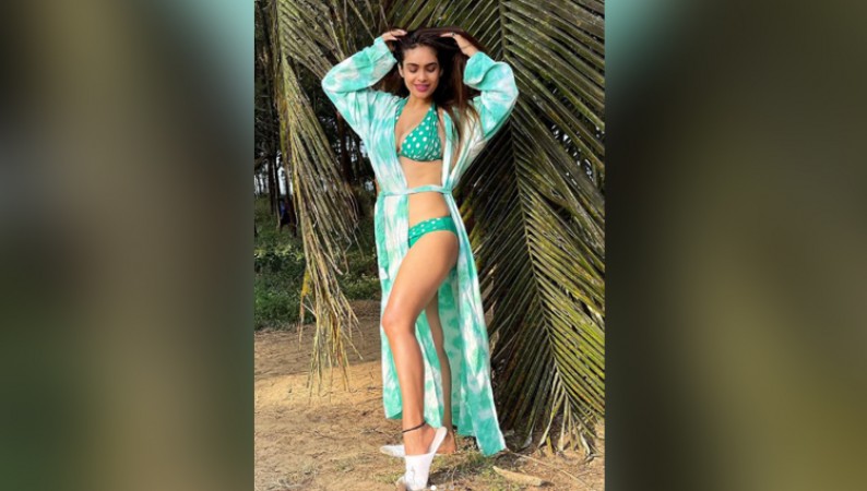 Neha Malik bold bikini photos viral on internet