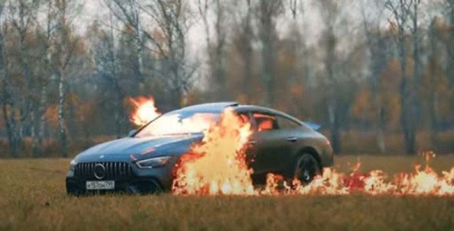 Russian Man set fire on his Mercedes worth Rs. 2.4 crore